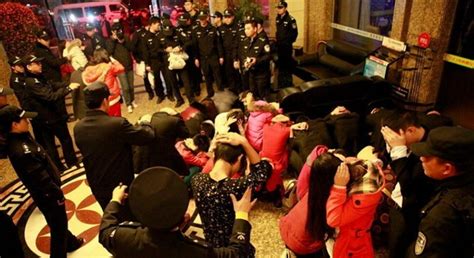 26市警方集体扫黄:扫黄"运动化"之忧（图） 胶东在线 评论频道