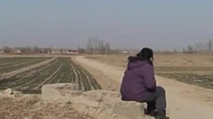 邹雪平在村里拍摄被母亲说出“不务正业”：我也觉得自己像疯子_凤凰网视频_凤凰网