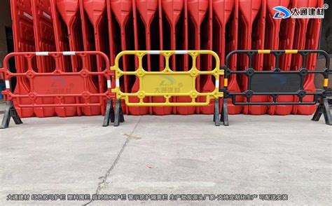 红色高水马围挡-注水围挡护栏-施工水马工程案例-围栏护栏-深圳市大通建材有限公司围挡厂家