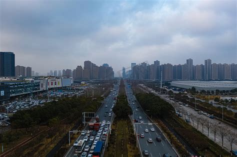 武汉城市交通夜晚街道沿江大道航拍摄影图配图高清摄影大图-千库网