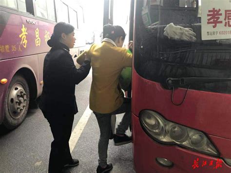 多亏地铁与客运站员工热心接力，没带身份证的盲人旅客回了家_武汉_新闻中心_长江网_cjn.cn
