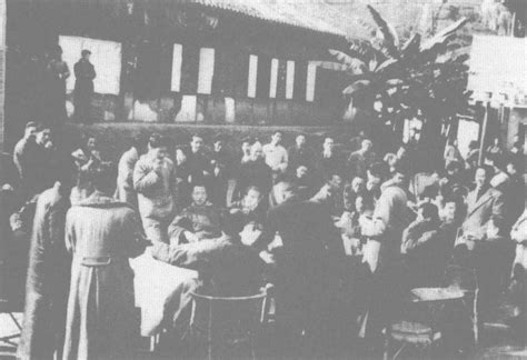 1941年1月，重庆《新华日报》举行创刊3周年招待会，各党派和无党派人士、文化界人士和新闻界人士等数百人到会祝贺。图为招待会情景-中国抗日战争-图片